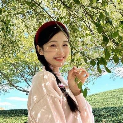 小丑面前